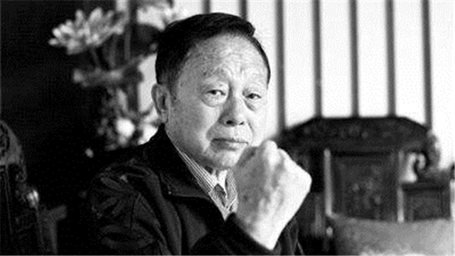 文史 | 首届春晚导演黄一鹤去世,请来张明敏唱响