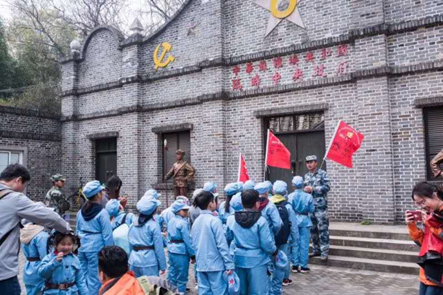 “清明追思·幸福成长”,茶亭社区举办“家门口”服务嘉年华(图文)