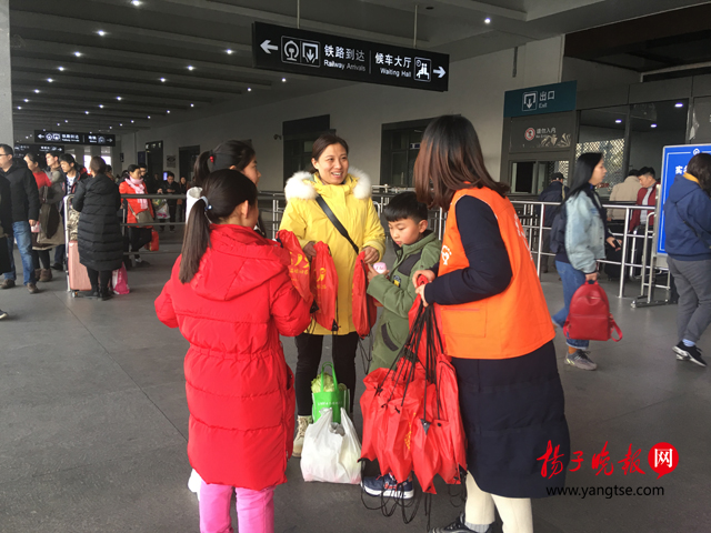 常理工学子情暖春运十年 累计服务旅客2.8万余