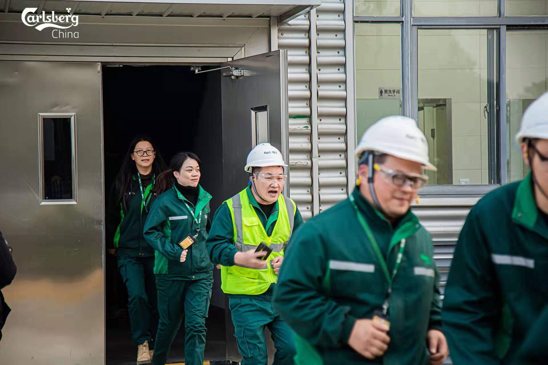 (盐城酒厂开展的紧急疏散演练)活动恰逢全国理性饮酒宣传周活动期间