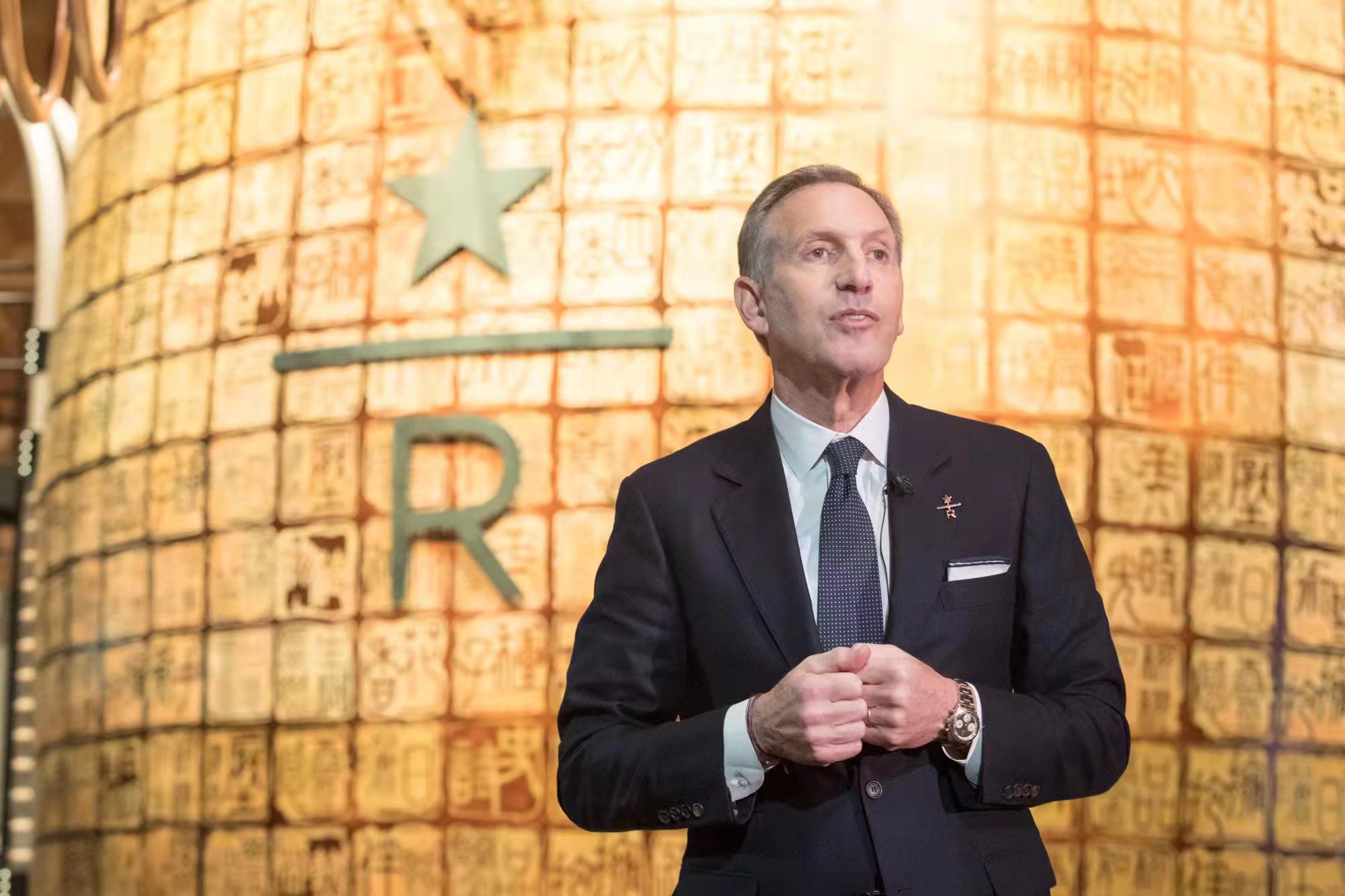 创始人霍华德·舒尔茨回归,作为首席执行官重掌星巴克