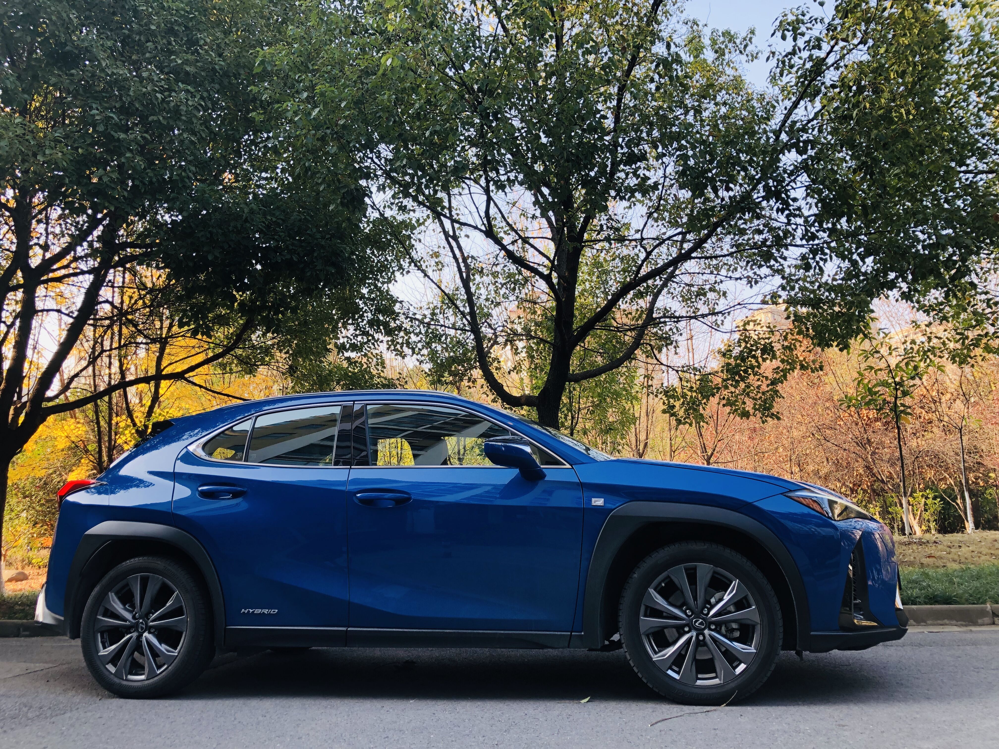 全新雷克萨斯ux 260h,藏着对完美的执念