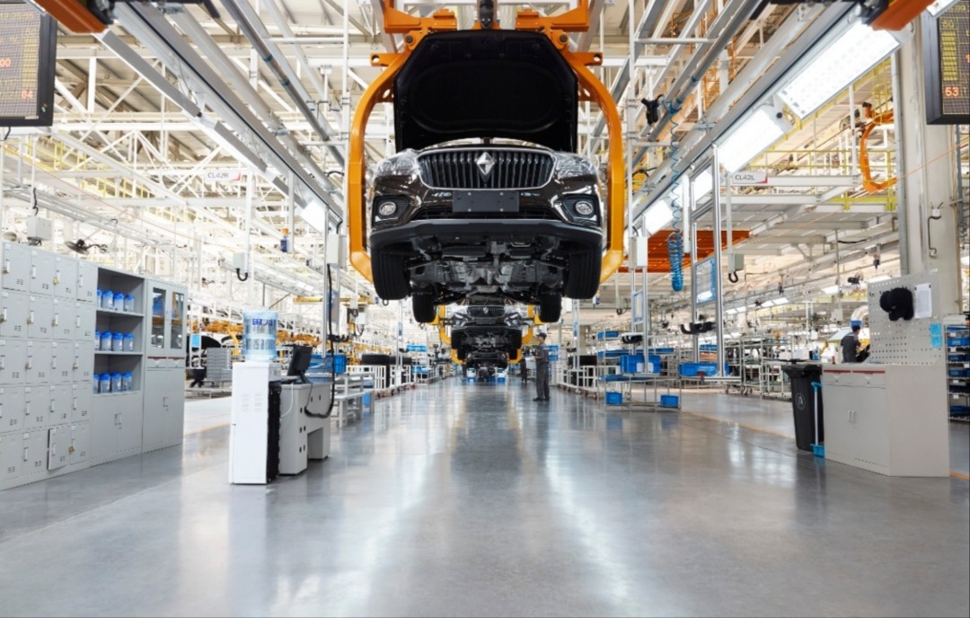 手机黑科技玩转汽车机器人干活 探秘中德智造工业4.0汽车工厂