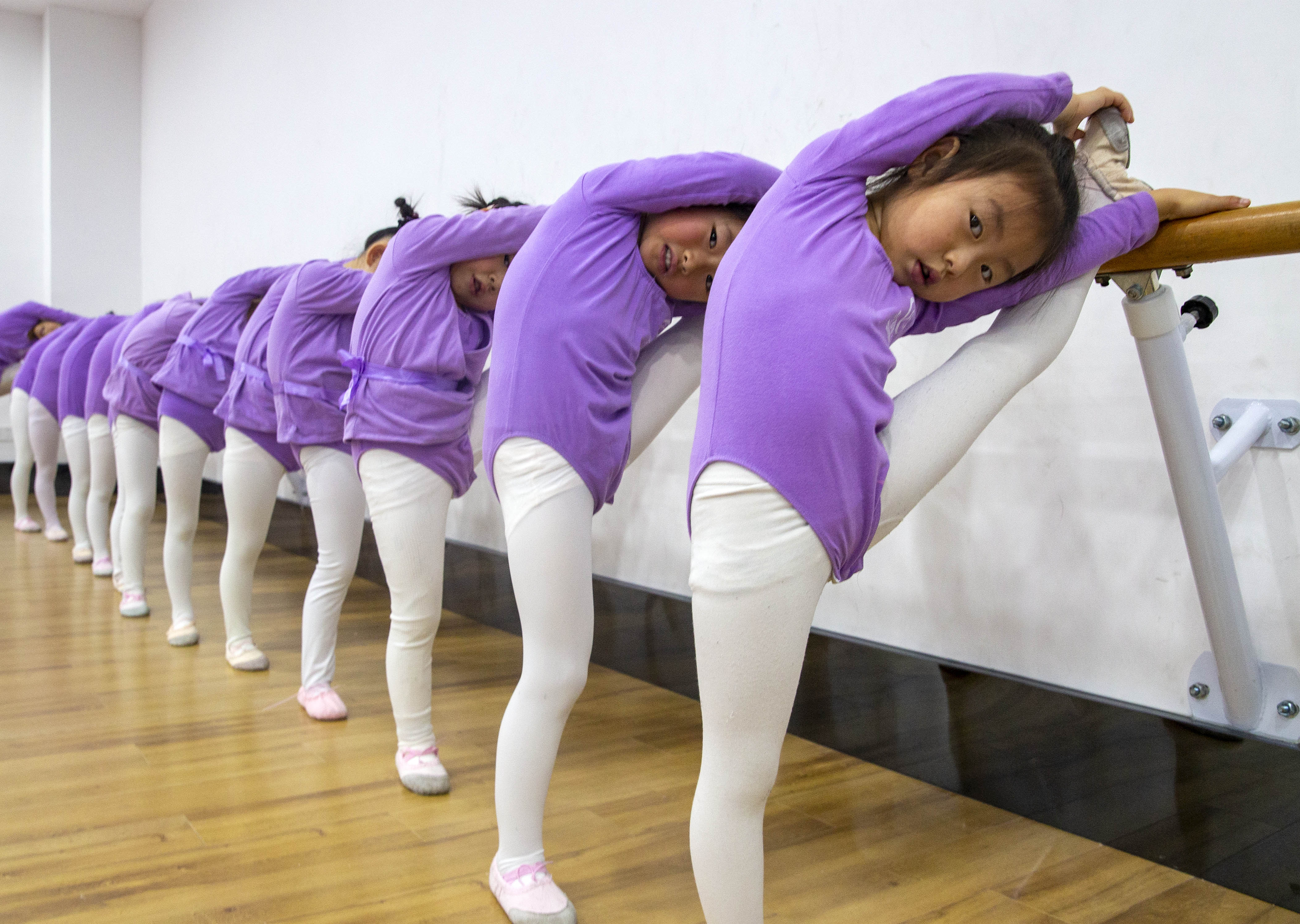 组图∣江苏泰州舞动小小少年