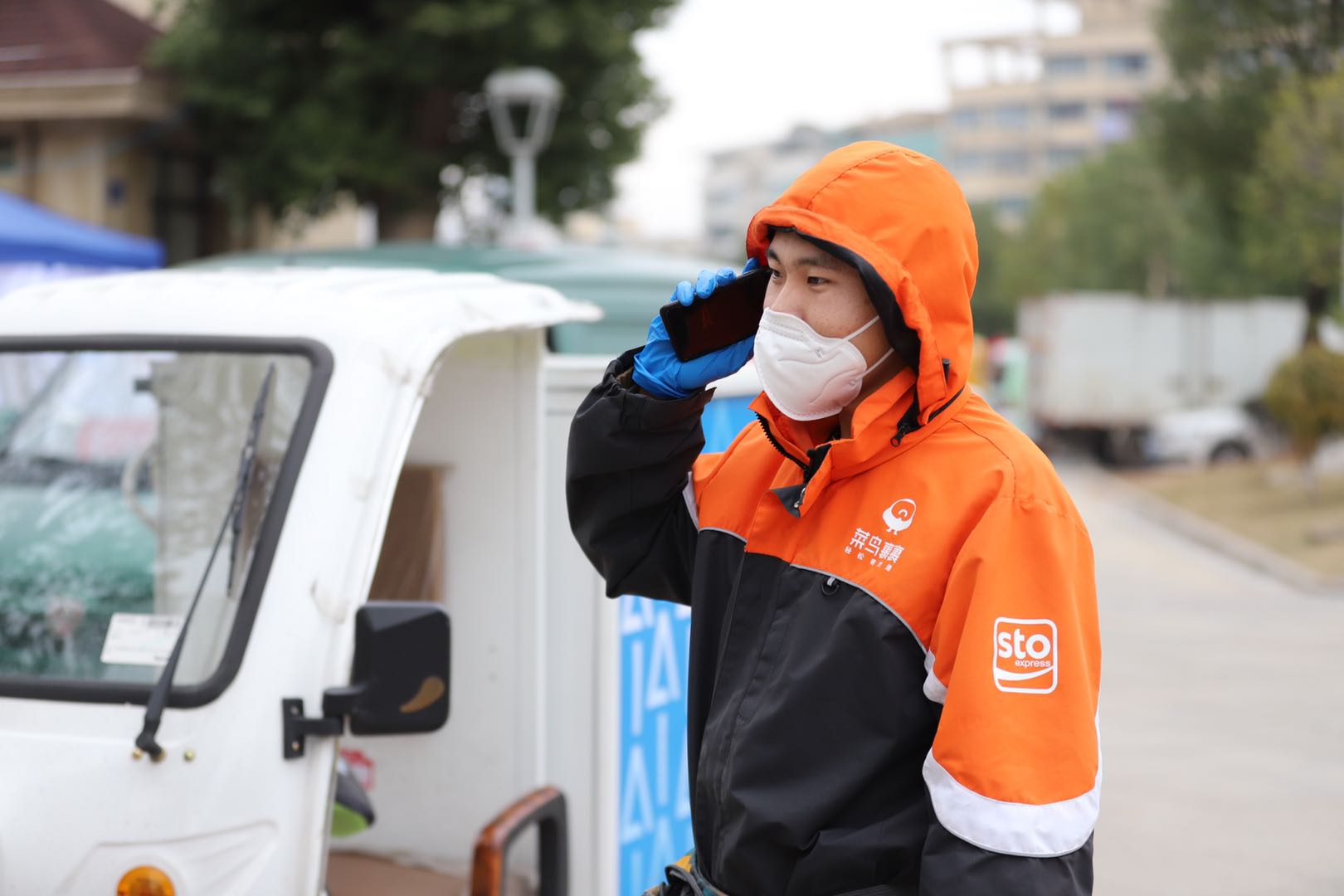 过万快递员已领取菜鸟裹裹免费保险最高10万赔付