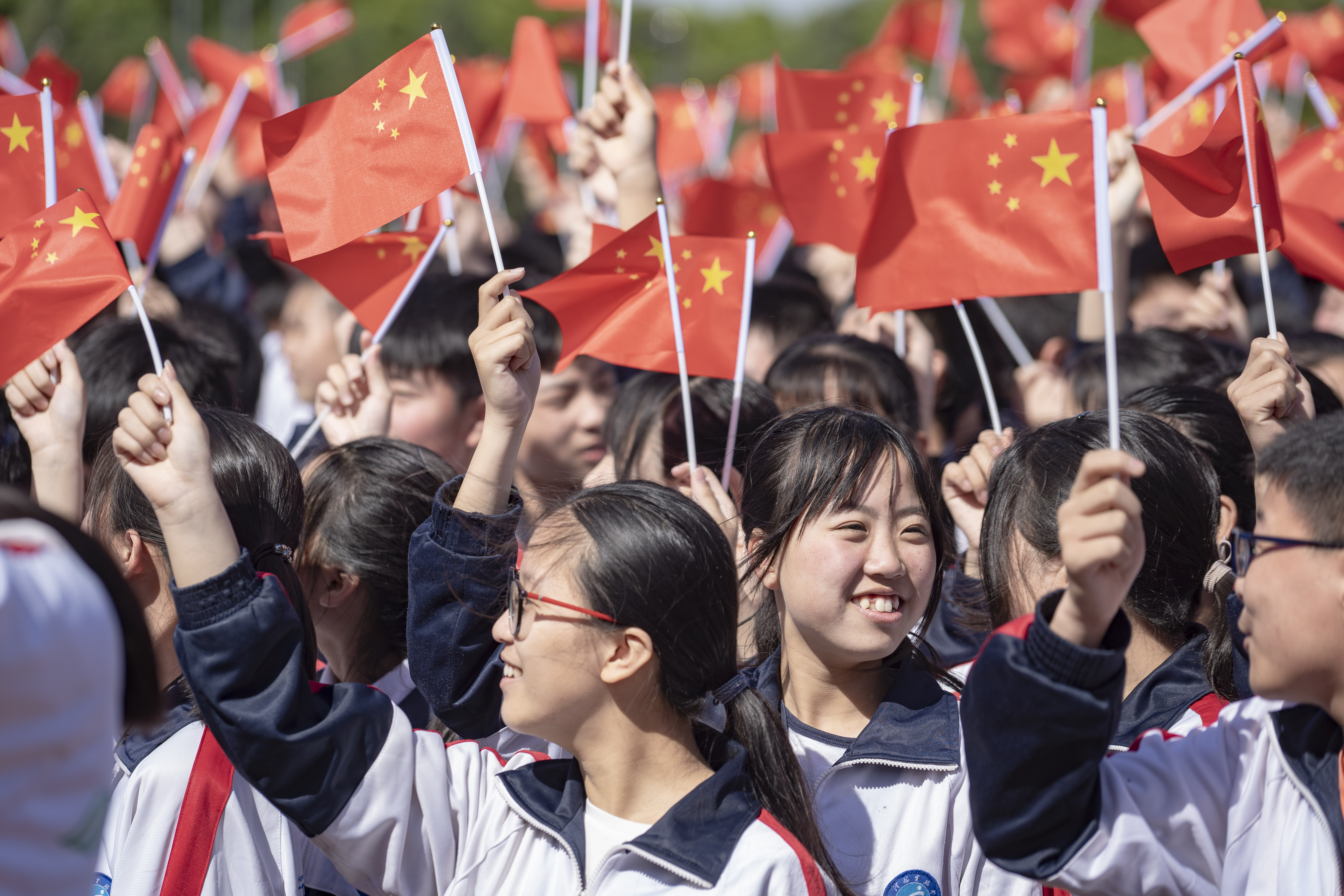 超10万中小学生写文抒发"爱国志"