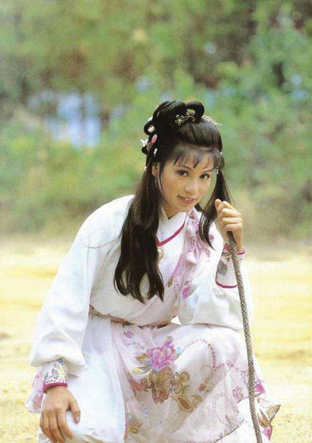 翁美玲六十芳诞长情的人们并没有忘记