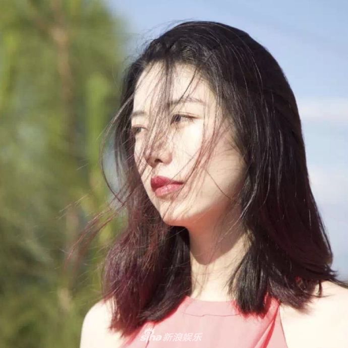 李亚鹏女友微博账号信息量大两人相差16岁