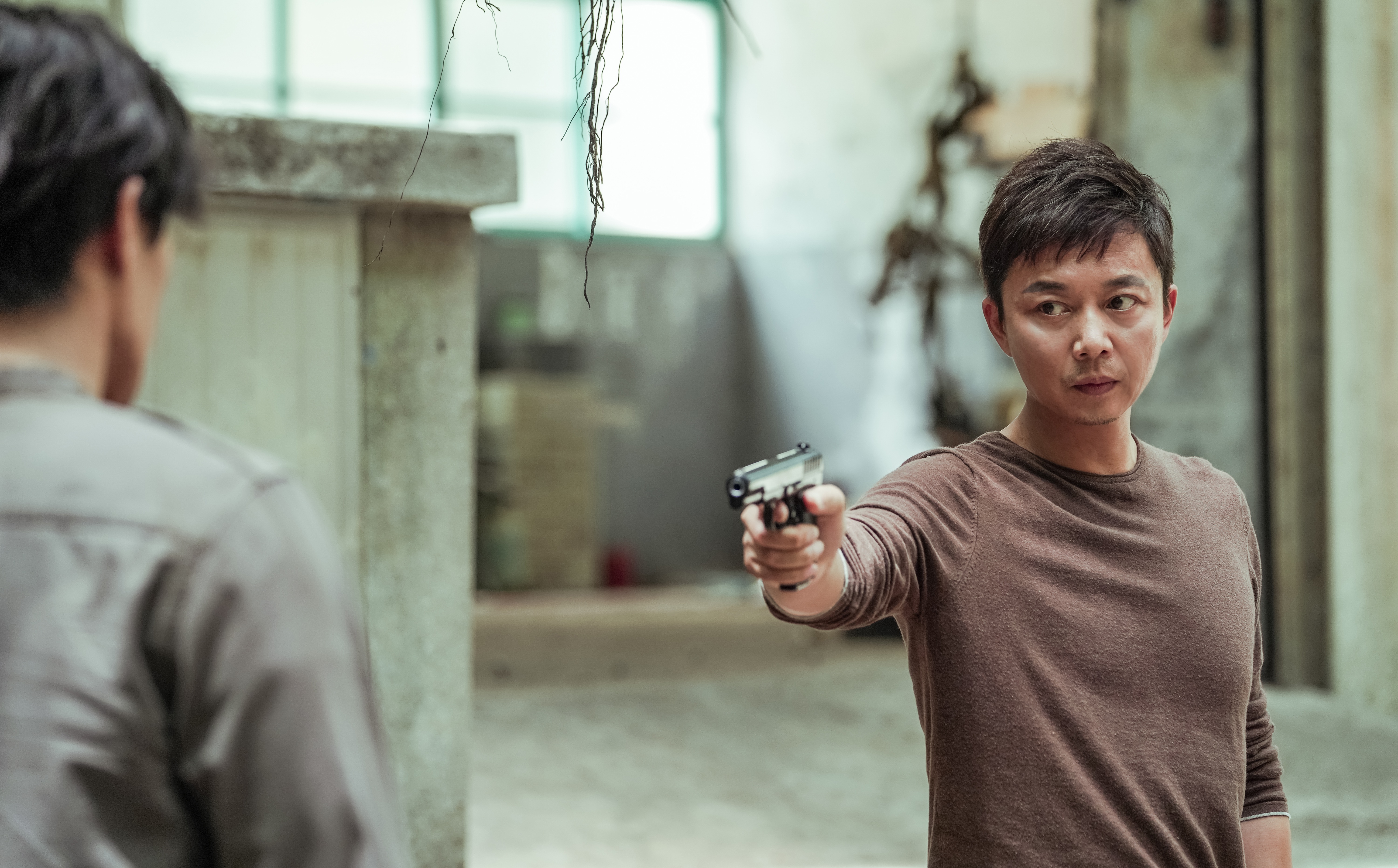 对话编剧:《无主之城》孤岛求生成黑马,不仅是人工智能观察人类的故事