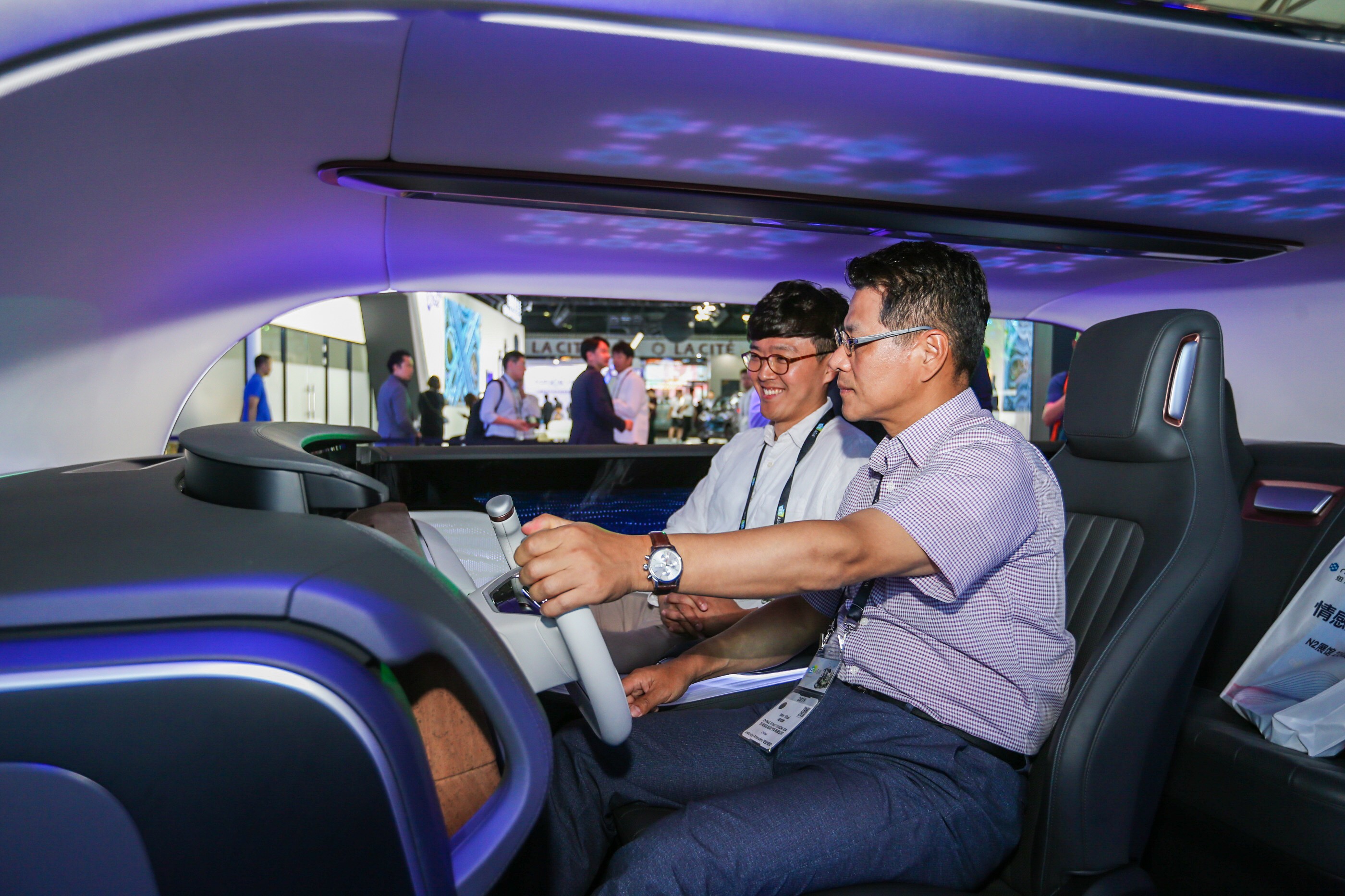 观众现场体验r.e.a.d.实时情感识别系统驾驶座舱