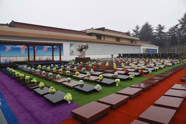 公墓也可以这么明快 中国唯一多彩墓园镇江玫瑰园开园