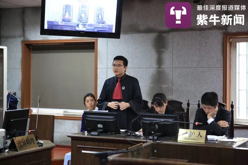 律师唐帅在法庭上辩护
