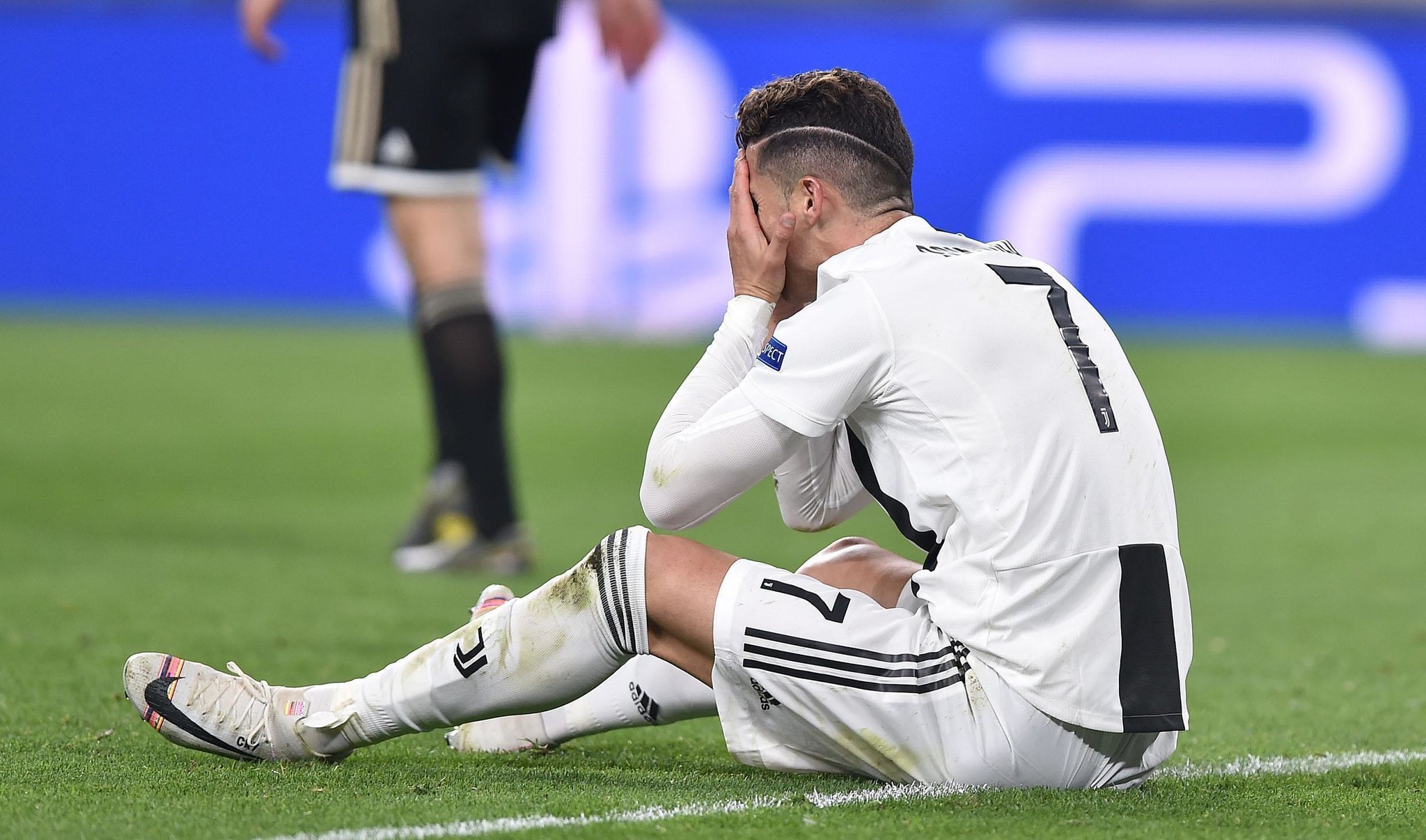 阿贾克斯2比1尤文!记住这些名字,他们是荷兰新一代巨星