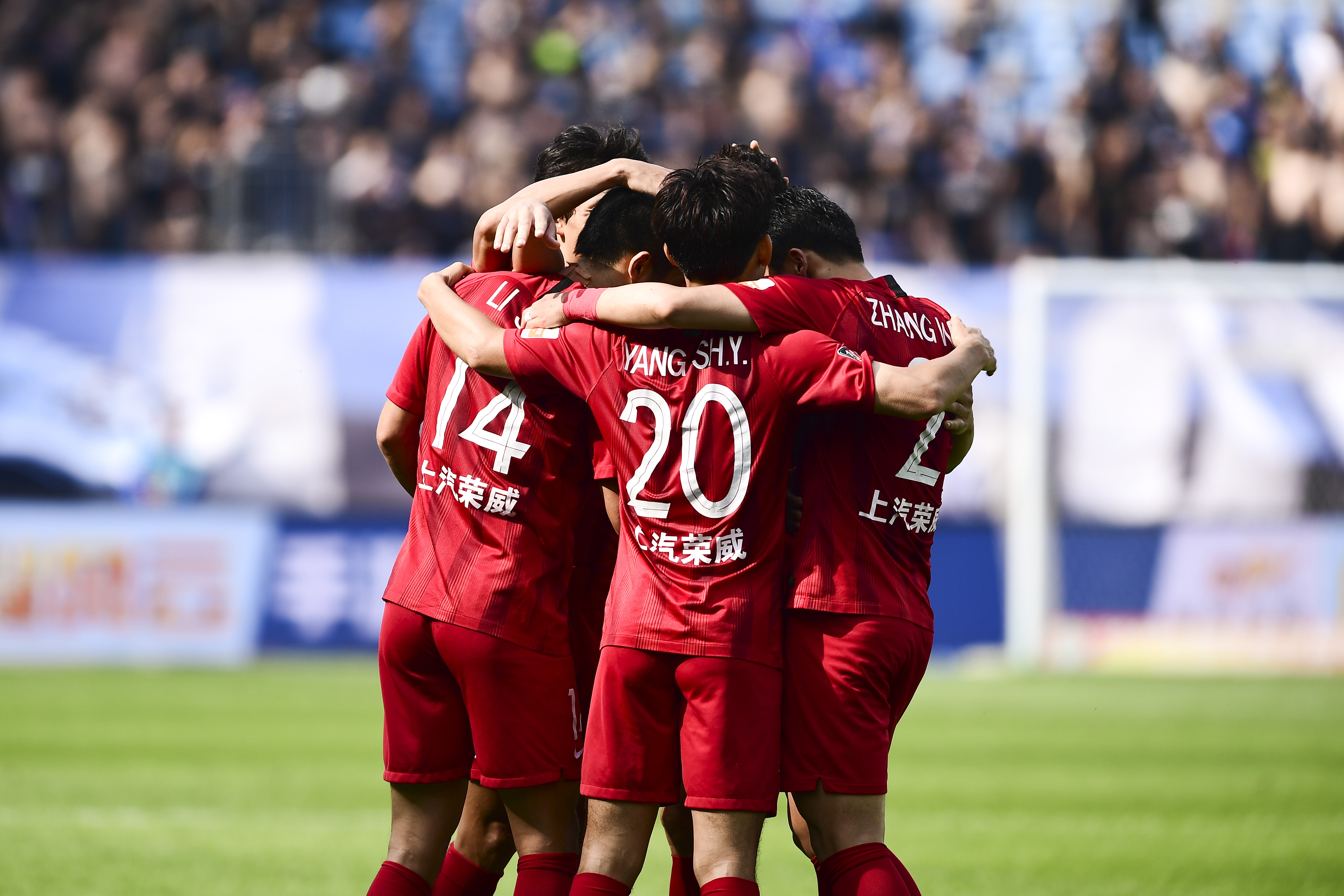 三线14场不败中超豪取6连胜上港平队史两大纪录